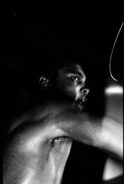 Ali Punching Ball II, Chicago